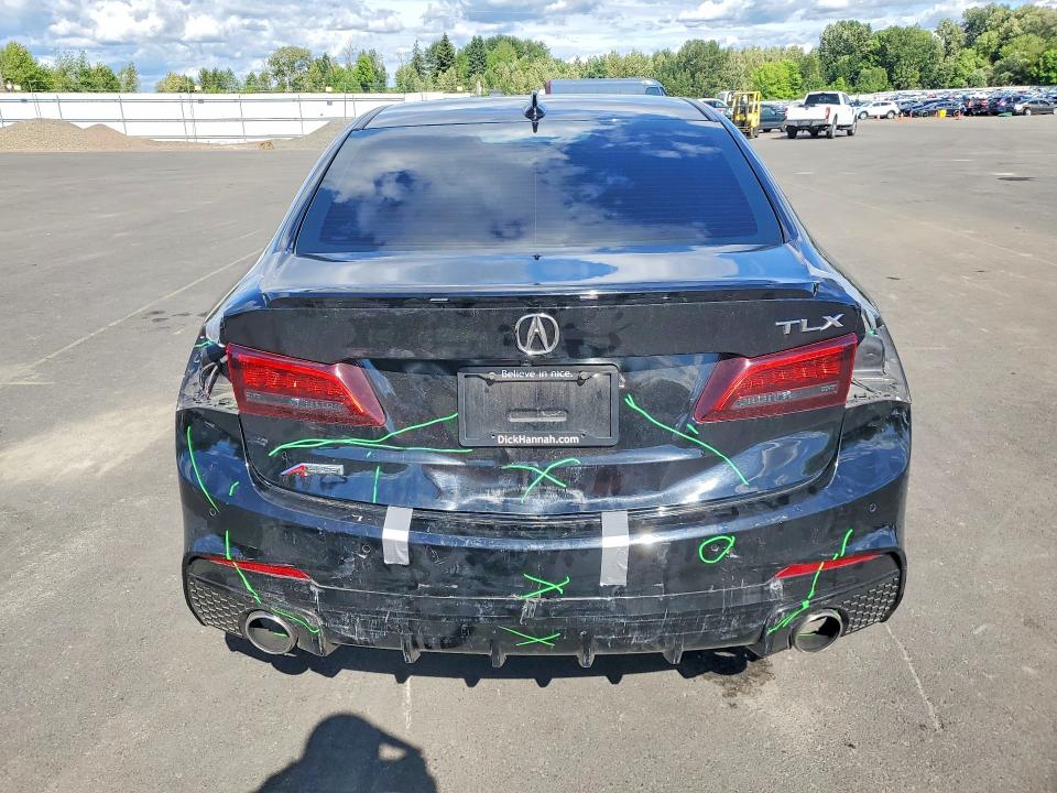 55071976 :رقم المزاد ، 19UUB2F62JA001621 vin ، 2018 Acura Tlx مزاد بيع