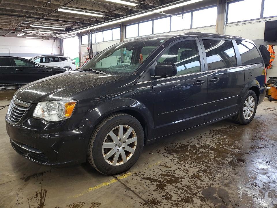 2015 Chrysler Town & Country მანქანა იყიდება აუქციონზე, vin: 2C4RC1AG4FR676465, აუქციონის ნომერი: 54016586