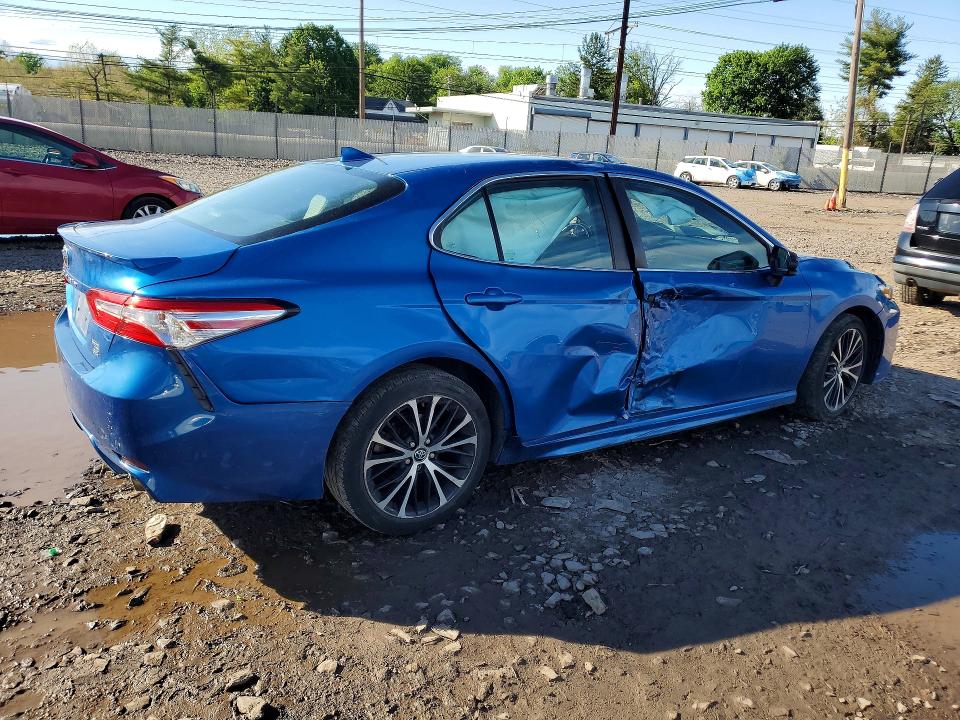 52347726 :رقم المزاد ، 4T1G11AK5LU352873 vin ، 2020 Toyota Camry مزاد بيع