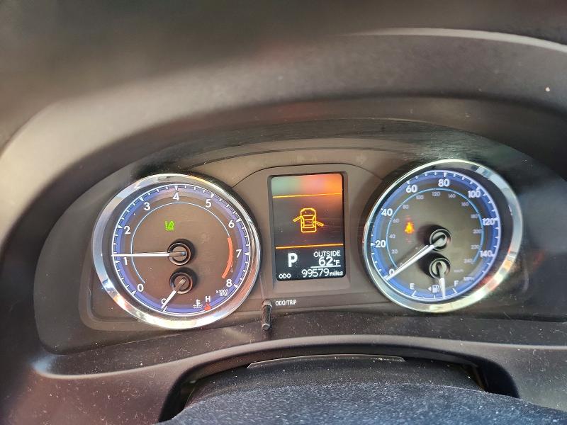 52185256 :رقم المزاد ، 5YFBURHE0JP749826 vin ، 2018 Toyota Corolla مزاد بيع