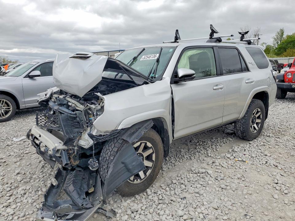 52546136 :رقم المزاد ، JTEBU5JR7H5424888 vin ، 2017 Toyota 4runner مزاد بيع