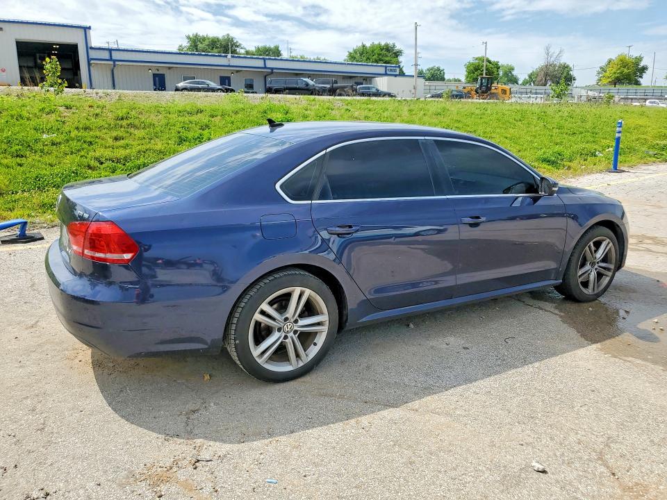 2015 Volkswagen Passat მანქანა იყიდება აუქციონზე, vin: 1VWBV7A33FC014233, აუქციონის ნომერი: 54205726