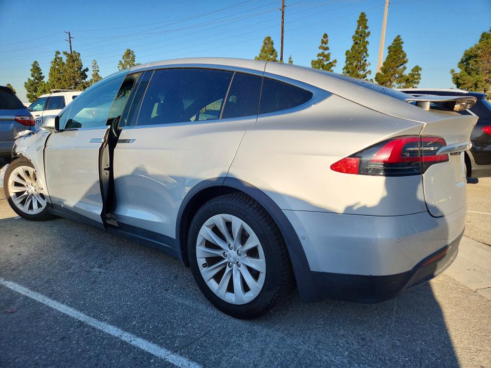 Продаж на аукціоні авто 2016 Tesla Model X, vin: 5YJXCAE24GF019426, номер лоту: 52569676