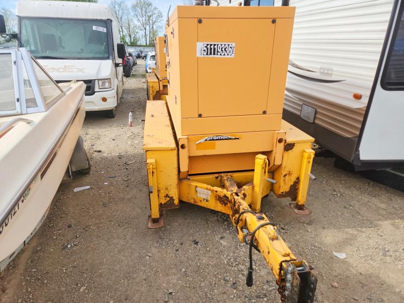 Aukcja sprzedaży 2010 Urwi Industrial Equipment, vin: 1J9TF12139F402391, numer aukcji: 51119336