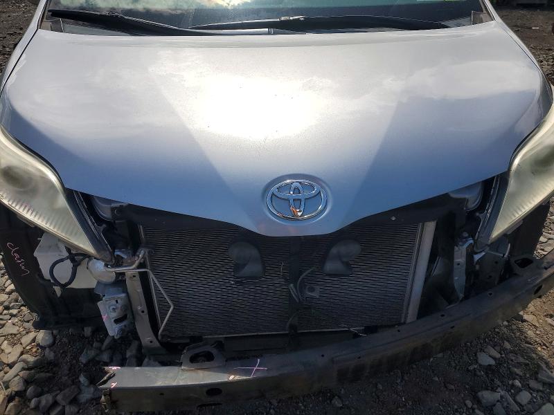 2013 Toyota Sienna მანქანა იყიდება აუქციონზე, vin: 5TDYK3DC2DS366709, აუქციონის ნომერი: 54827406