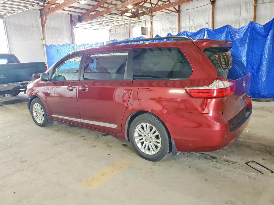 2017 Toyota Sienna მანქანა იყიდება აუქციონზე, vin: 5TDYZ3DC4HS821142, აუქციონის ნომერი: 52710176