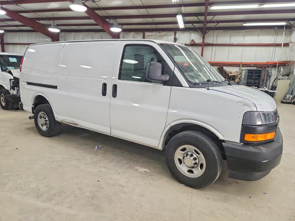52748866 :رقم المزاد ، 1GCWGAFP8N1173749 vin ، 2022 Chevrolet Express 25 مزاد بيع