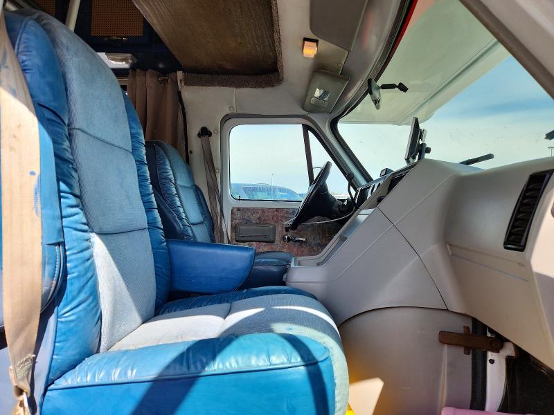 52333366 :رقم المزاد ، 1GBJG31K8SF143591 vin ، 1995 Chev G30 مزاد بيع