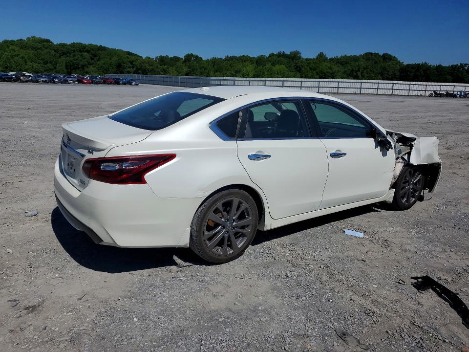 Продаж на аукціоні авто 2018 Nissan Altima, vin: 1N4AL3AP1JC287234, номер лоту: 53011876