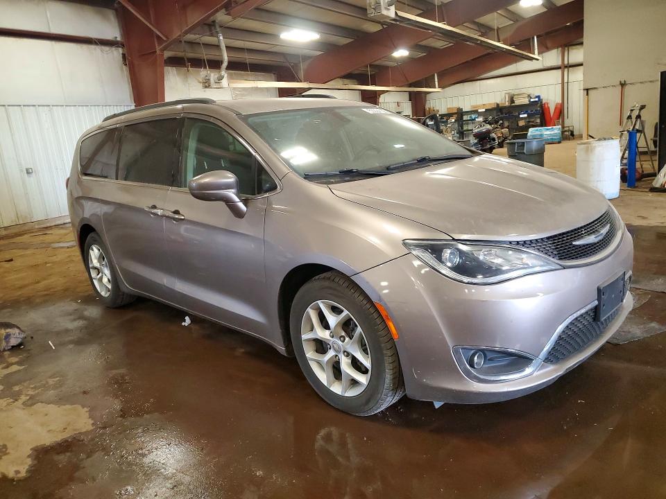 53224156 :رقم المزاد ، 2C4RC1FG1JR182825 vin ، 2018 Chrysler Pacifica مزاد بيع