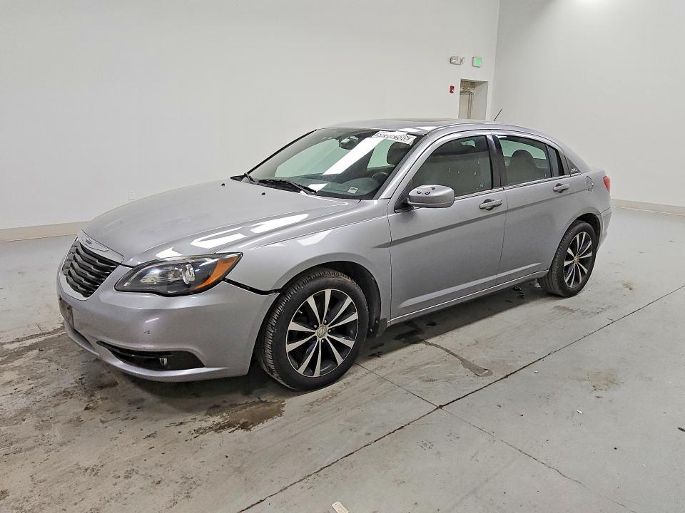Auction sale of the 2013 Chrysler 200, vin: 1C3CCBBB8DN516019, lot number: 52562986
