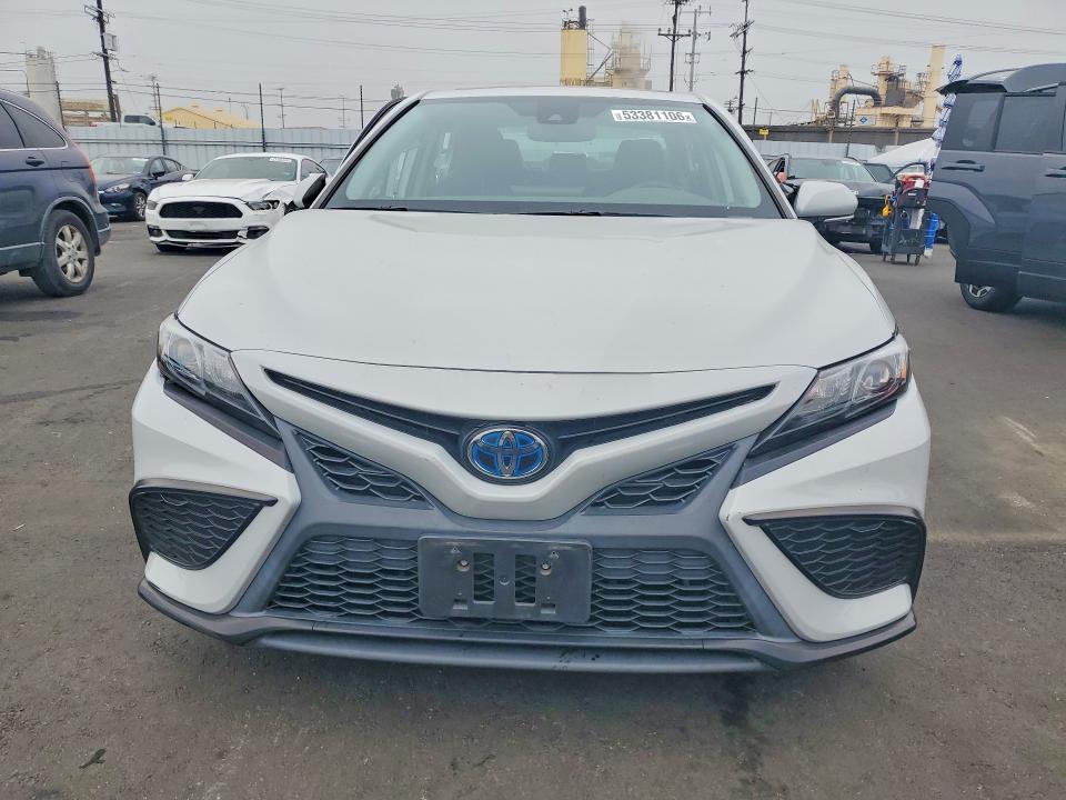 53381106 :رقم المزاد ، 4T1S31AK7NU043719 vin ، 2022 Toyota Camry Hybrid مزاد بيع
