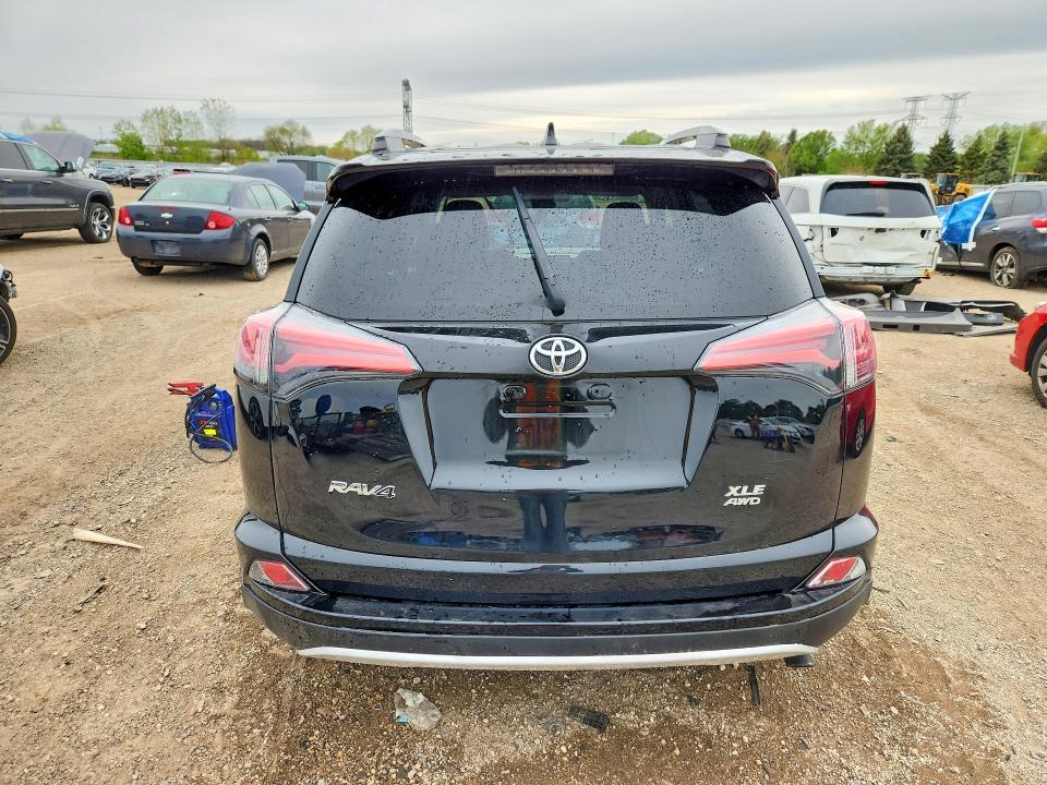 52298646 :رقم المزاد ، 2T3RFREV5JW831697 vin ، 2018 Toyota Rav4 مزاد بيع