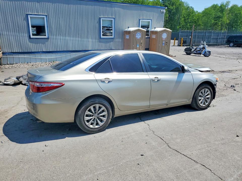 54052676 :رقم المزاد ، 4T1BF1FKXFU110573 vin ، 2015 Toyota Camry مزاد بيع