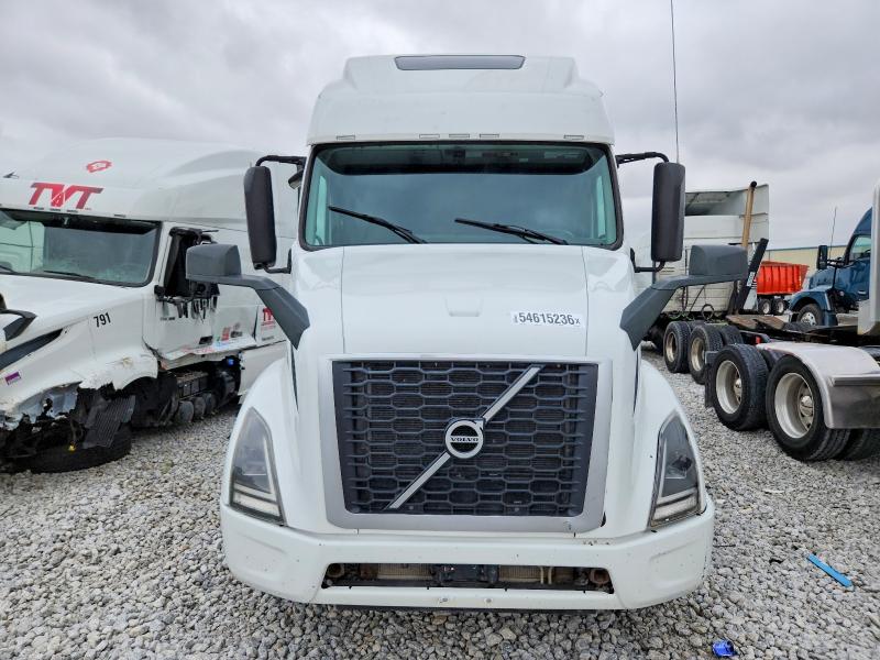 54615236 :رقم المزاد ، 4V4WC9EH1RN629758 vin ، 2024 Volvo Vnr مزاد بيع