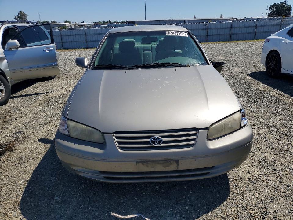 52439106 :رقم المزاد ، JT2BF22K4W0121603 vin ، 1998 Toyota Camry مزاد بيع