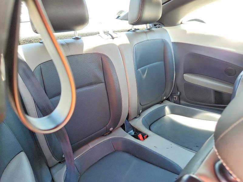 53224446 :رقم المزاد ، 3VWJX7AT9EM611454 vin ، 2014 Volkswagen Beetle مزاد بيع