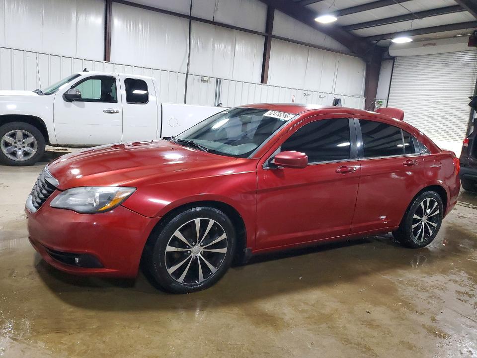 52470296 :رقم المزاد ، 1C3CCBBG0DN717036 vin ، 2013 Chrysler 200 مزاد بيع