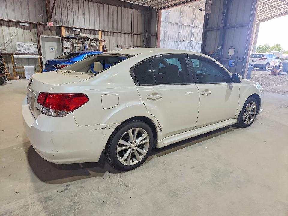 52901306 :رقم المزاد ، 4S3BMCL62E3036180 vin ، 2014 Subaru Legacy مزاد بيع