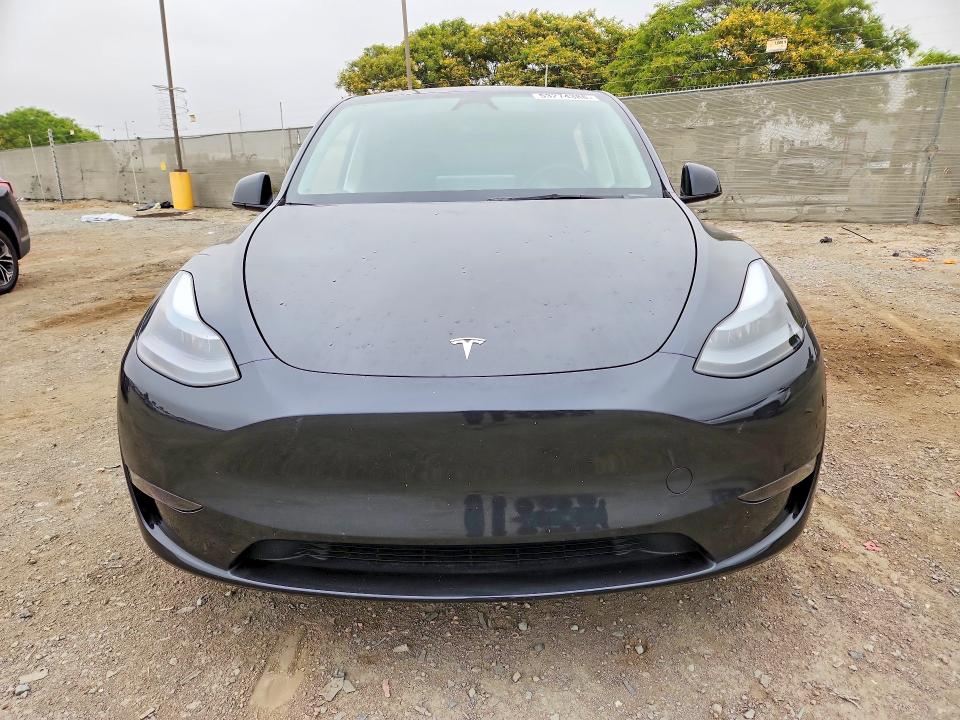 2025 Tesla Model Y მანქანა იყიდება აუქციონზე, vin: 7SAYGDED0SF253523, აუქციონის ნომერი: 53274386