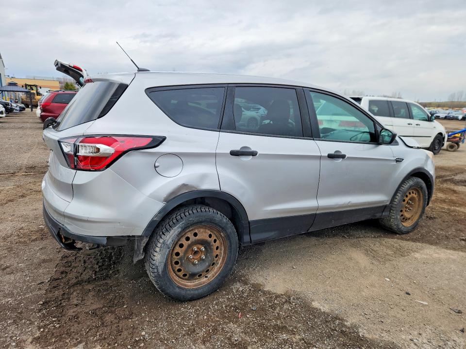 2017 Ford Escape მანქანა იყიდება აუქციონზე, vin: 1FMCU0F71HUC40244, აუქციონის ნომერი: 52613746