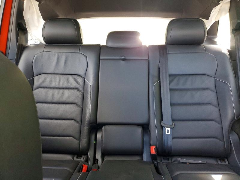 Продажа на аукционе авто 2018 Volkswagen Tiguan, vin: 3VV4B7AX4JM192930, номер лота: 54830276