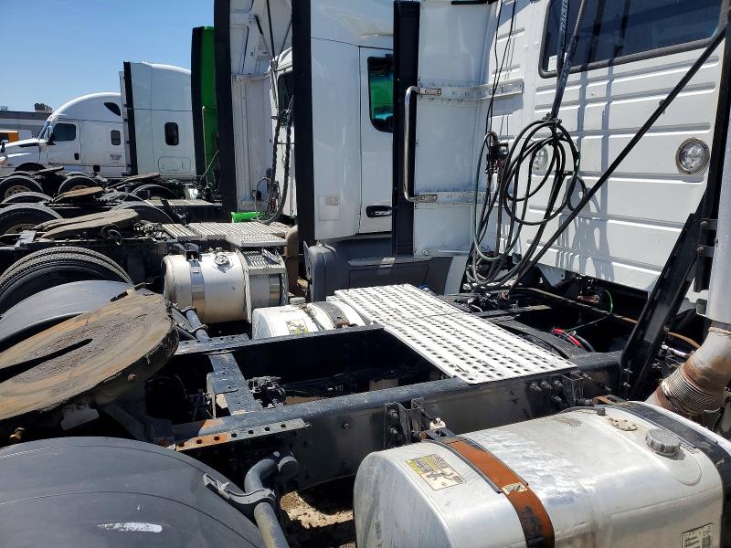 53750276 :رقم المزاد ، 4V4W39EH6LN262282 vin ، 2020 Volvo Vnr مزاد بيع