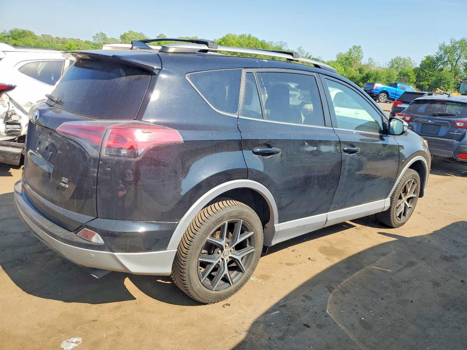 53464356 :رقم المزاد ، 2T3JFREV7HW588997 vin ، 2017 Toyota Rav4 مزاد بيع
