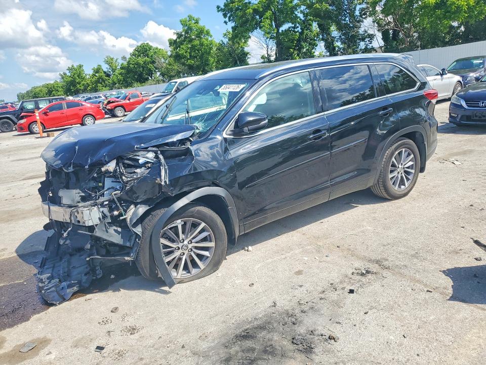 Auction sale of the 2017 Toyota Highlander, vin: 5TDJZRFH9HS432252, lot number: 55041126