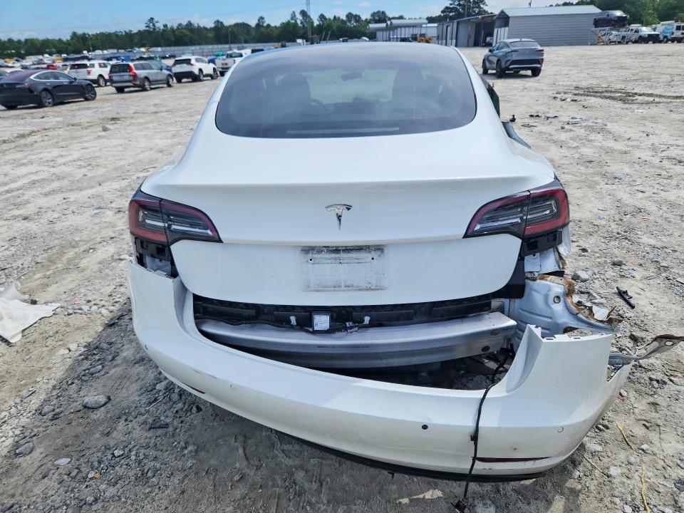 53011336 :رقم المزاد ، 5YJ3E1EA0NF111002 vin ، 2022 Tesla Model 3 مزاد بيع