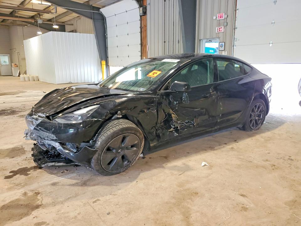 55136886 :رقم المزاد ، 5YJ3E1EB7NF332413 vin ، 2022 Tesla Model 3 مزاد بيع