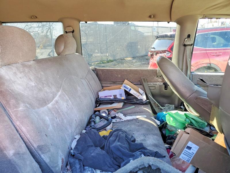 Продажа на аукционе авто 2000 Chevrolet Astro, vin: 1GNDM19W3YB102113, номер лота: 52490696