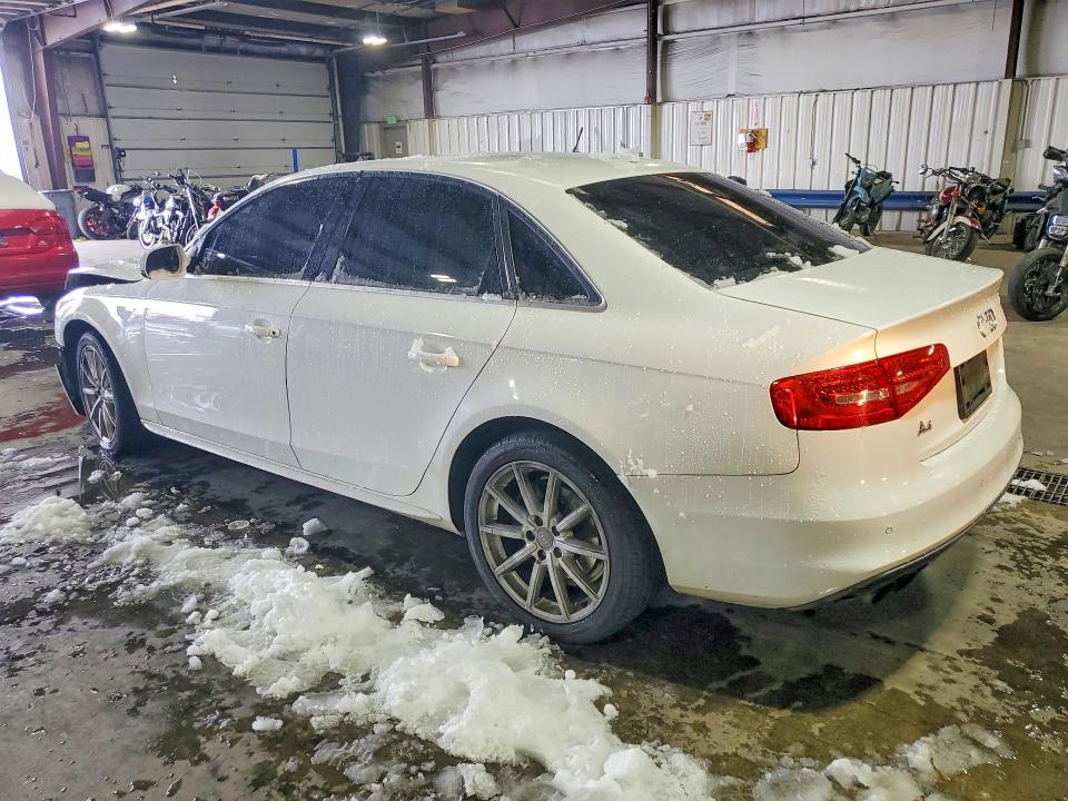52161526 :رقم المزاد ، WAUEFAFL7FN000923 vin ، 2015 Audi A4 مزاد بيع