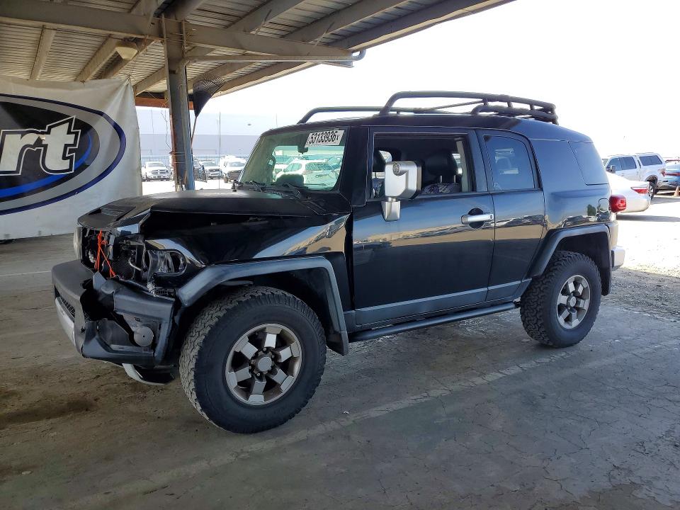 53133936 :رقم المزاد ، JTEBU11F970059284 vin ، 2007 Toyota Fj Cruiser مزاد بيع