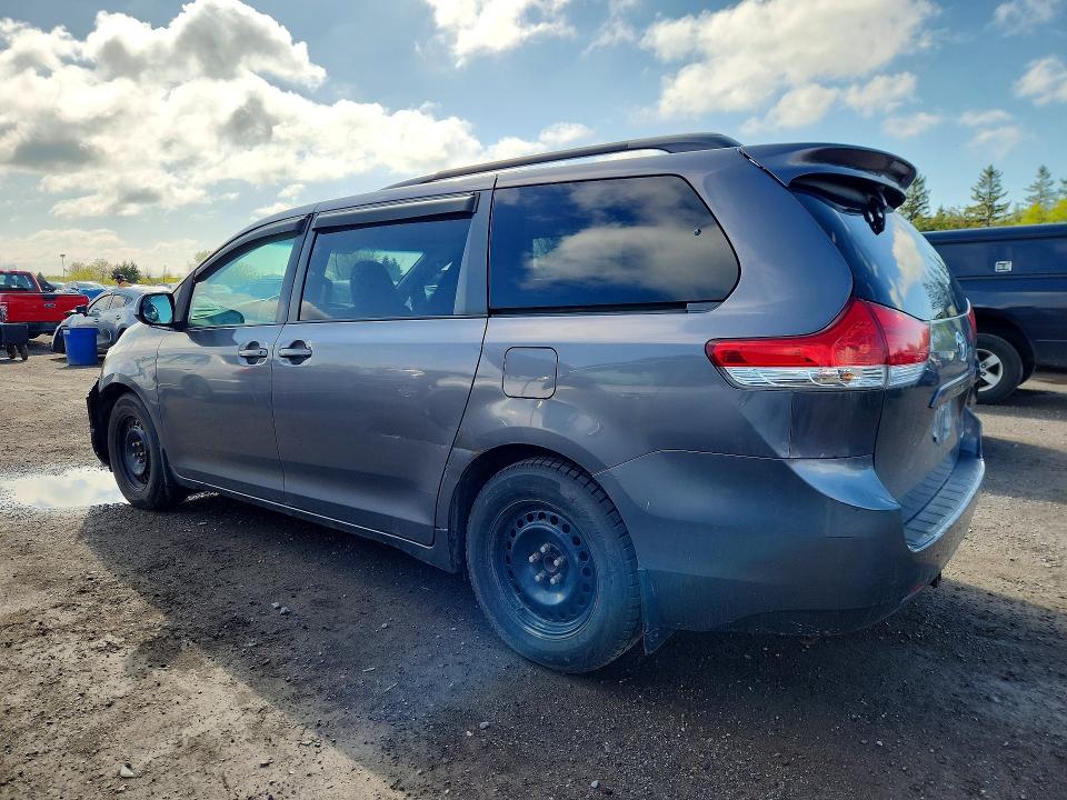 52764816 :رقم المزاد ، 5TDKK3DC5BS137122 vin ، 2011 Toyota Sienna مزاد بيع