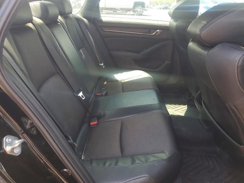 51820876 :رقم المزاد ، 1HGCV1F34JA159980 vin ، 2018 Honda Accord مزاد بيع