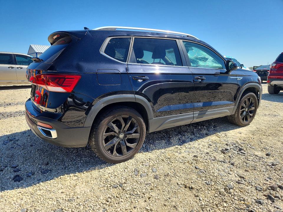 Продаж на аукціоні авто 2022 Volkswagen Taos, vin: 3VVPX7B26NM010782, номер лоту: 52540166