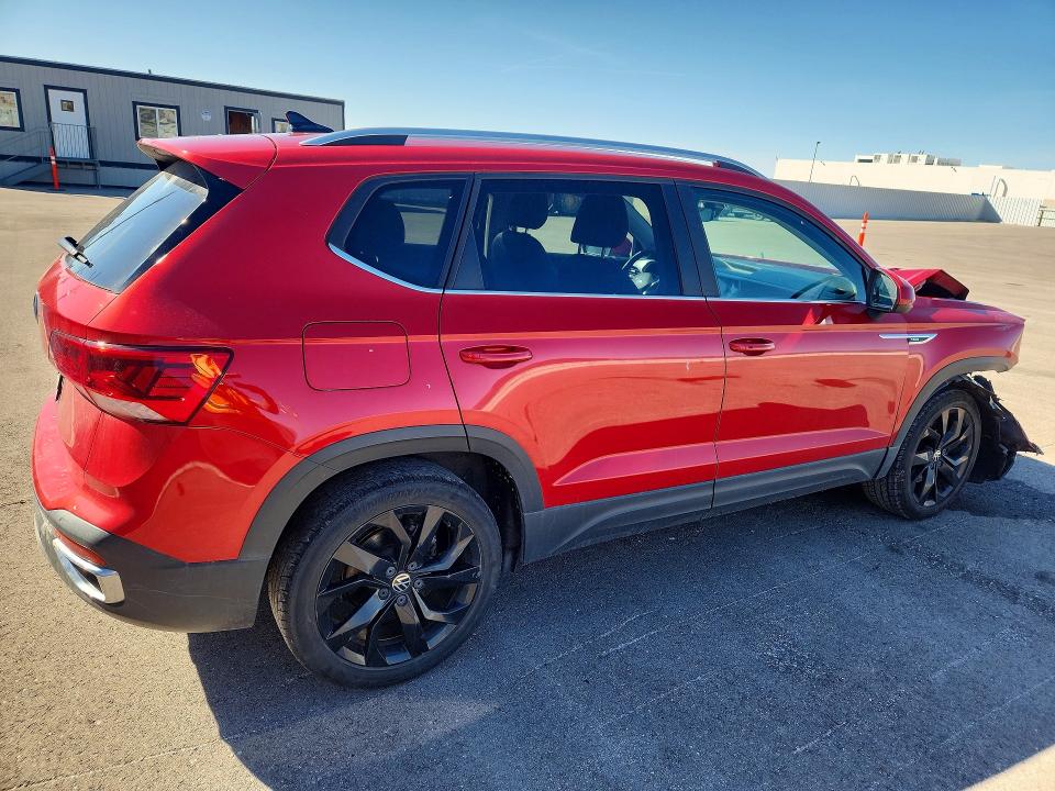 52552216 :رقم المزاد ، 3VVLX7B21NM097943 vin ، 2022 Volkswagen Taos مزاد بيع