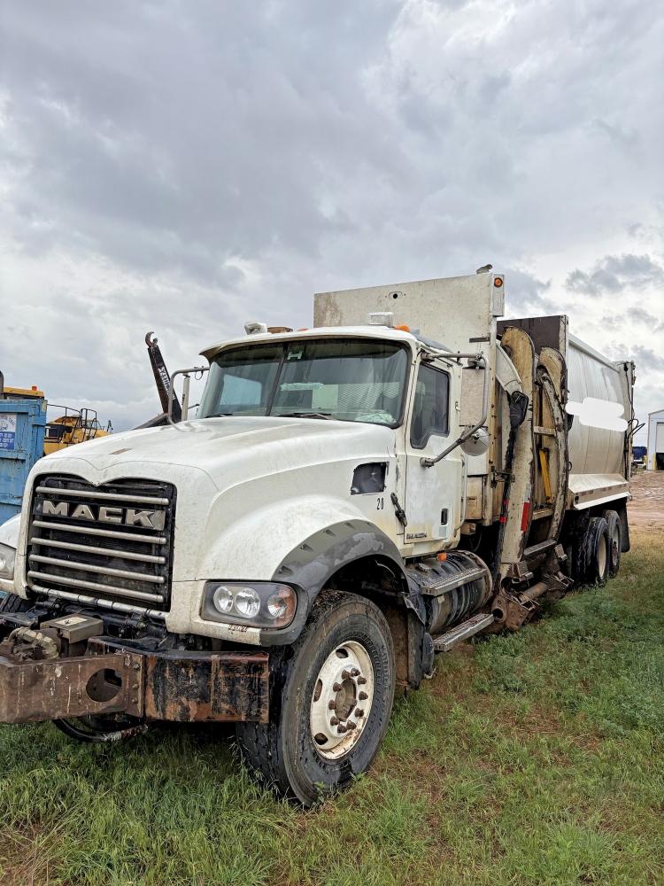 Aukcja sprzedaży 2008 Mack 700, vin: 1M2AX04C08M003310, numer aukcji: 49394806