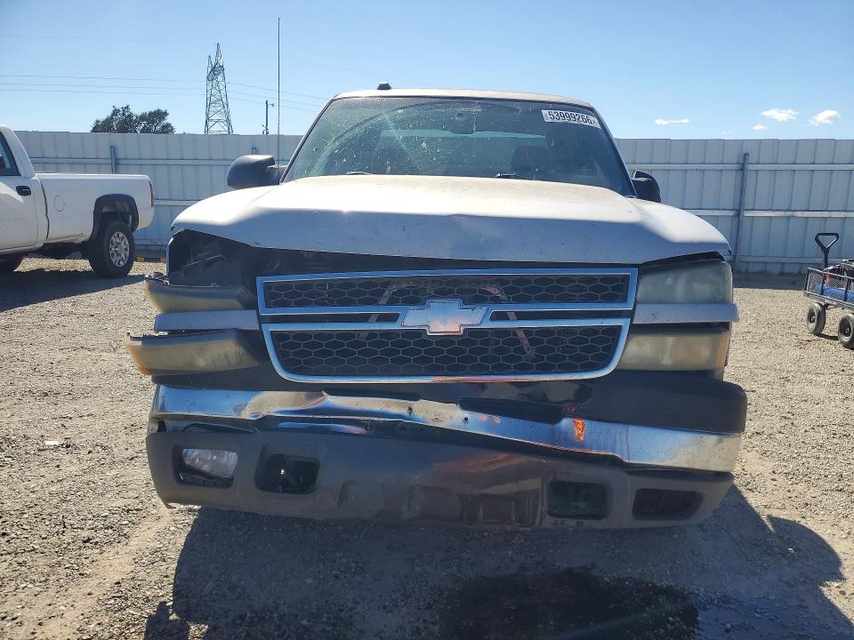 53999266 :رقم المزاد ، 1GCHK232X5F889335 vin ، 2005 Chevrolet Silverado مزاد بيع