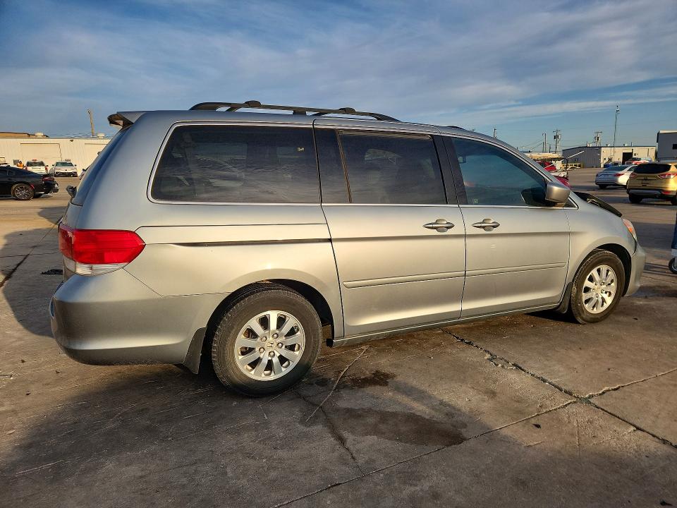 52589556 :رقم المزاد ، 5FNRL38688B003587 vin ، 2008 Honda Odyssey مزاد بيع