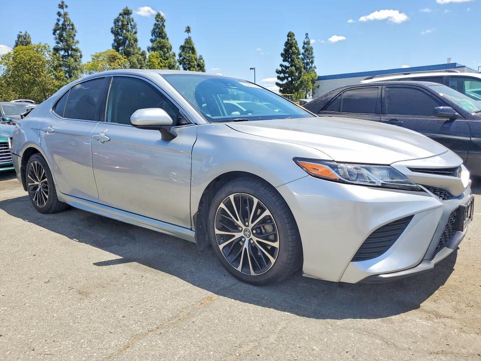 55444066 :رقم المزاد ، 4T1B11HK1KU825750 vin ، 2019 Toyota Camry مزاد بيع