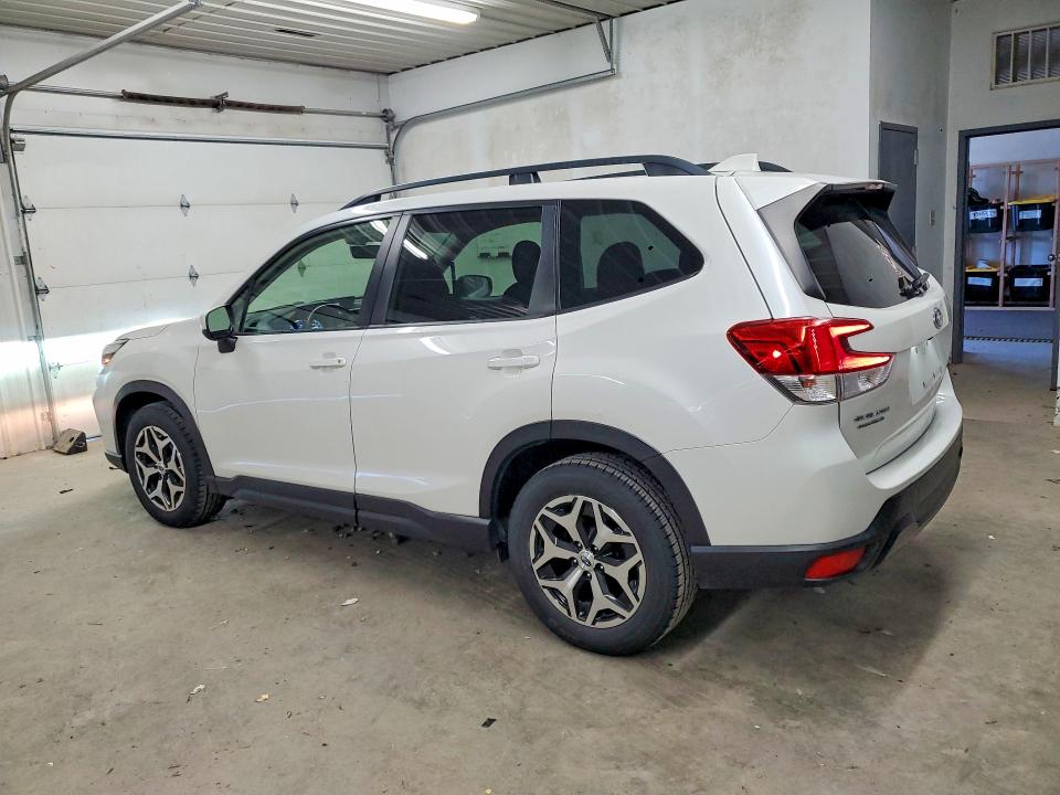 53573726 :رقم المزاد ، JF2SKAJC6MH425877 vin ، 2021 Subaru Forester مزاد بيع