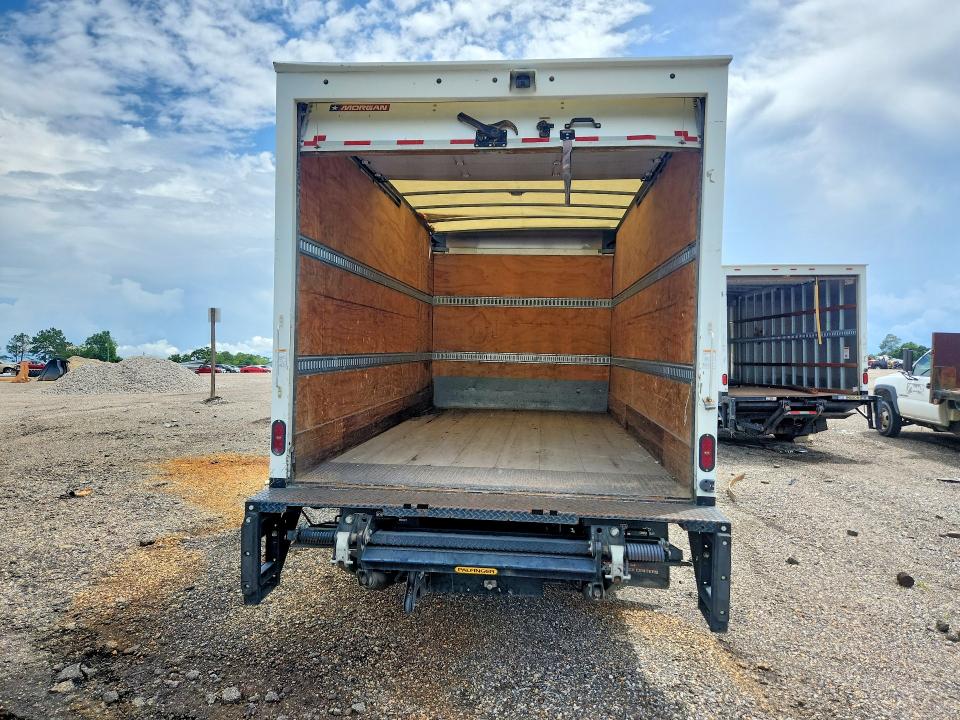 53557706 :رقم المزاد ، 4UZBVG119LGLH9853 vin ، 2020 Mitsubishi Unknown مزاد بيع