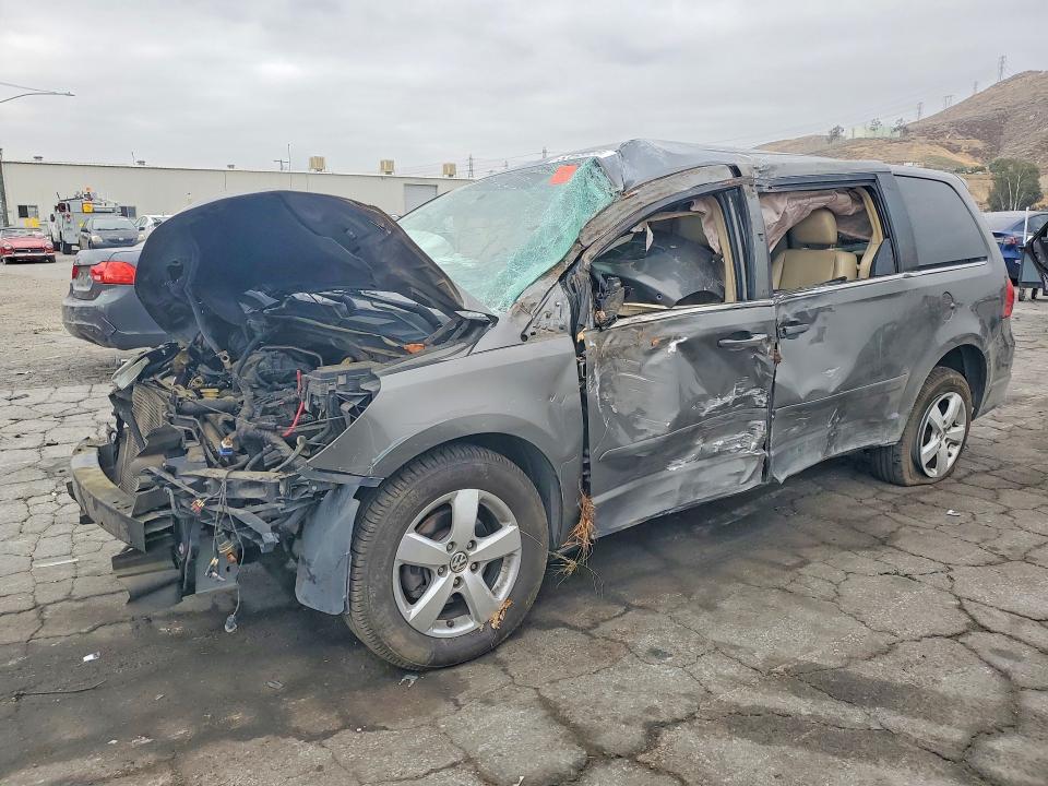 53289336 :رقم المزاد ، 2V4RW3D14AR237064 vin ، 2010 Volkswagen Routan مزاد بيع