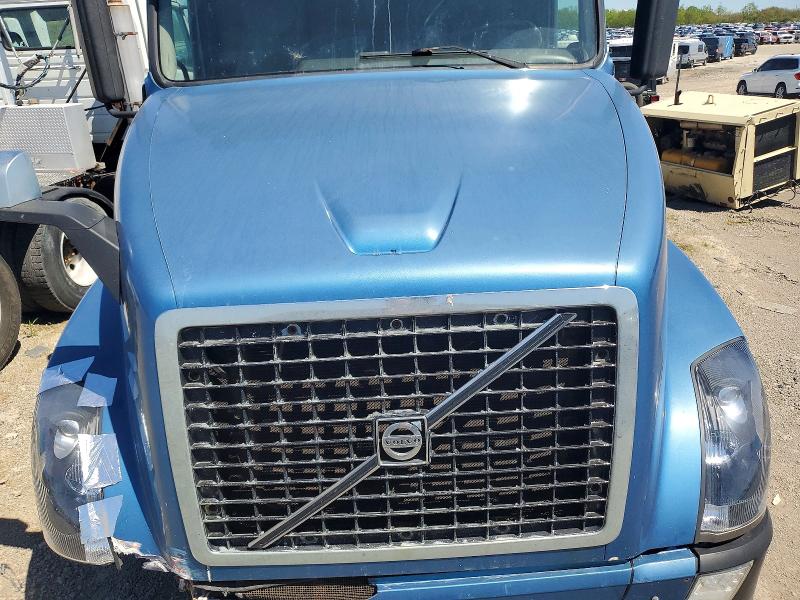 46778176 :رقم المزاد ، 4V4NC9TGX9N273106 vin ، 2009 Volvo Vn مزاد بيع