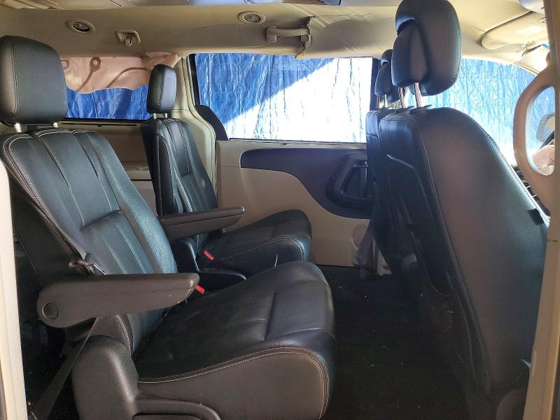 52684546 :رقم المزاد ، 2C4RC1CG5FR656190 vin ، 2015 Chrysler Town & Country مزاد بيع