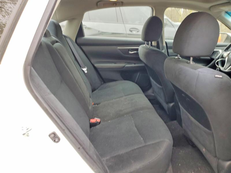 2015 Nissan Altima მანქანა იყიდება აუქციონზე, vin: 1N4AL3AP5FN876461, აუქციონის ნომერი: 52198526