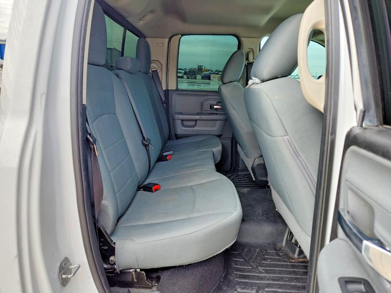53048106 :رقم المزاد ، 1C6RR6GG3JS317562 vin ، 2018 Ram 1500 مزاد بيع
