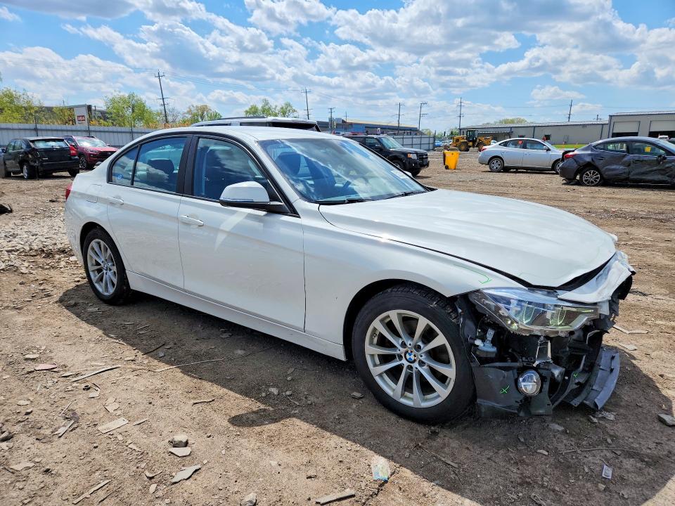 2018 Bmw 320 მანქანა იყიდება აუქციონზე, vin: WBA8A3C57JA486923, აუქციონის ნომერი: 52230426